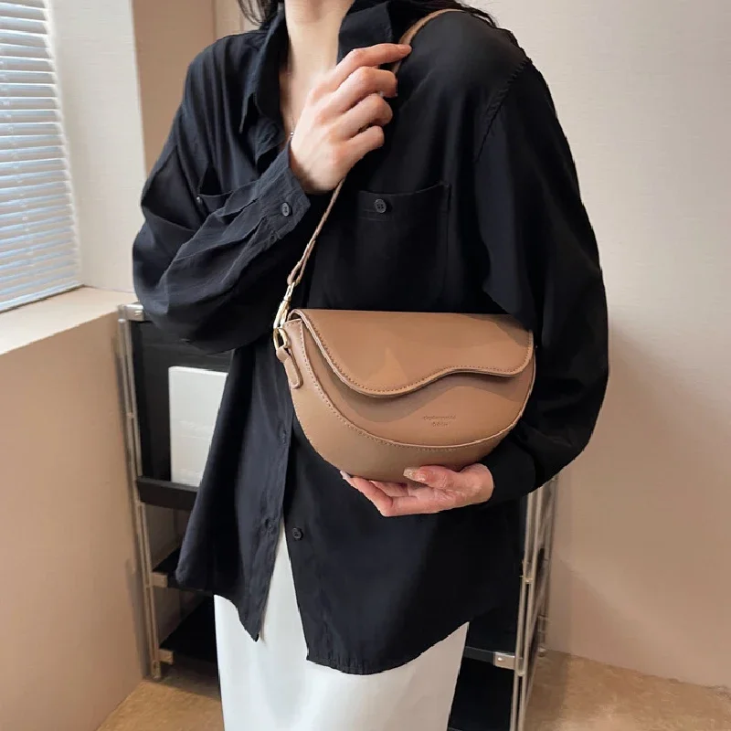 

Fashion Women Saddle Armpit Bag Commute Bag Single Shoulder Autumn Crossbody Bag Style Textured Handbag Small Leather Square Bag
