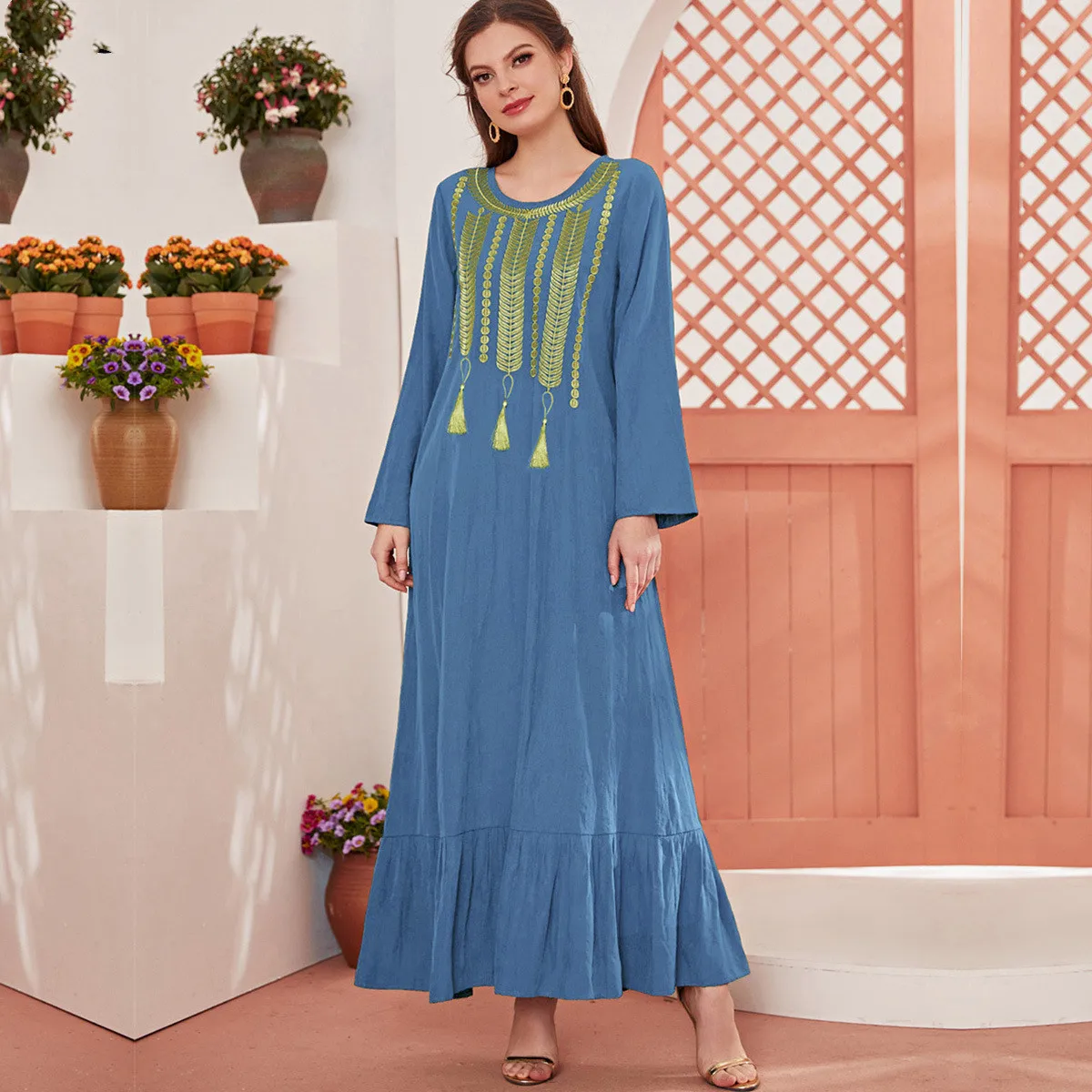 

Muslim Fashion Women Dress O-neck Red Solid Color Abaya Dubai Turkish Arab Islamic Clothing Slim Fit Fringed Gold Thread Dresses