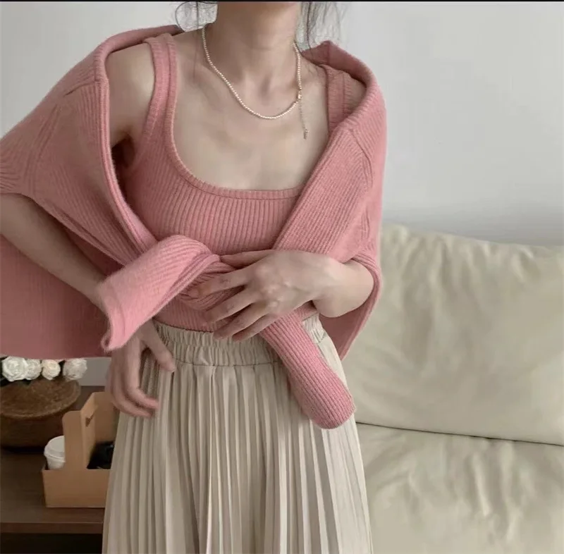 

2022 Autumn And Winter Women's Pure Desire Style Slouchy Design Casual Suspender Sweater Two-piece New Loose Knit
