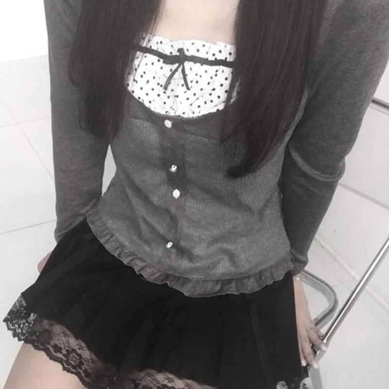 Трикотажные топы в горошек с контрастной вставкой