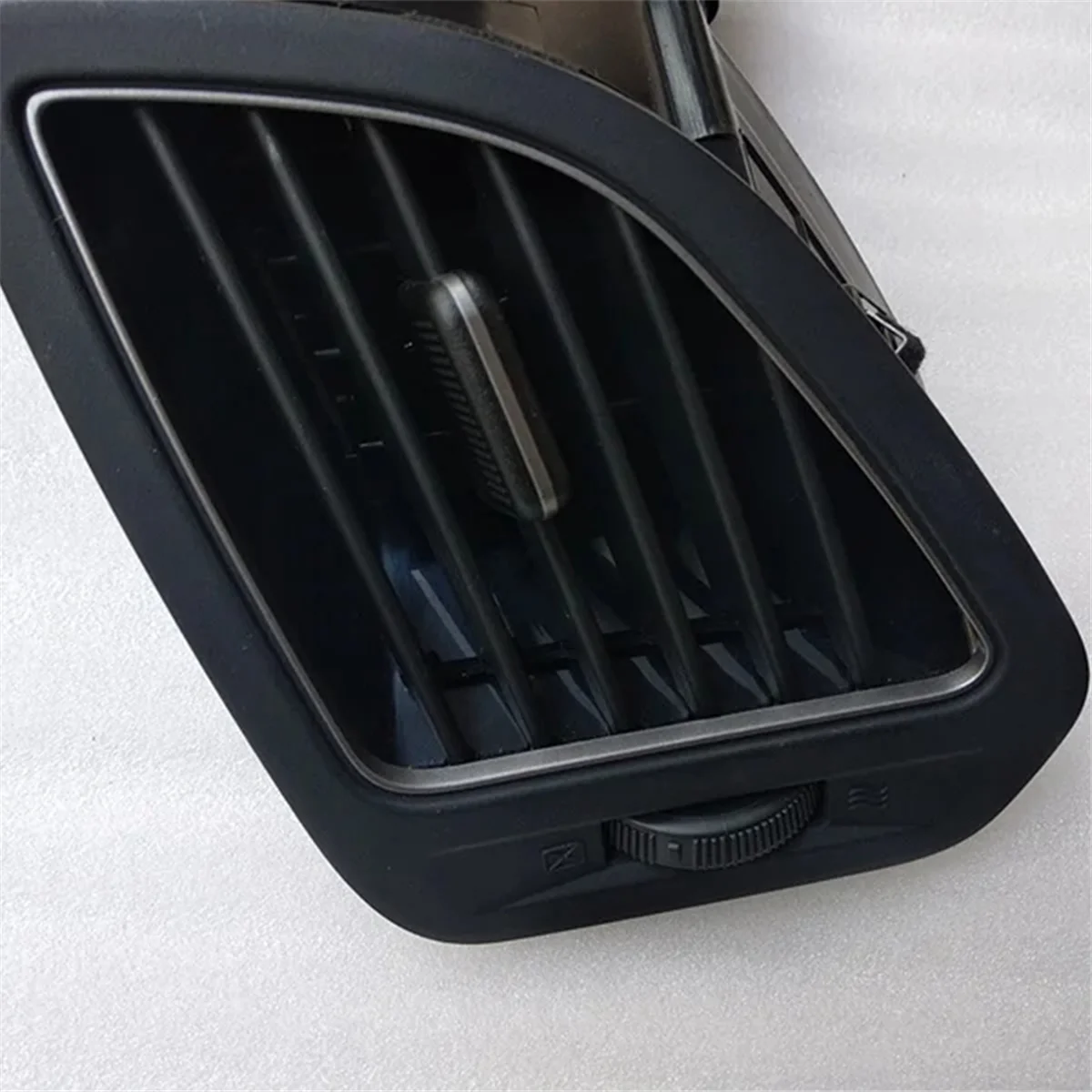 Рамка на переднюю панель кондиционера для Hyundai IX35 2010-2016 924802S000 974902S000 97480-2S000 97490-2S000