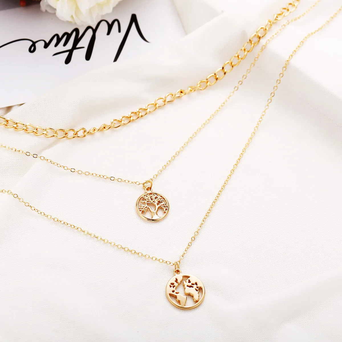 

Aporola Fashion Tree of Life Map Pendant Multilayer Necklace Vintage Alloy Clavicle Chain Ladies Punk Clavicle Chain Jewelry