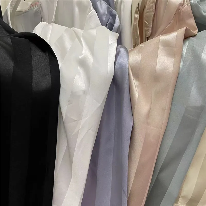 Рисунок 5 - Женские шелковые пижамные комплекты