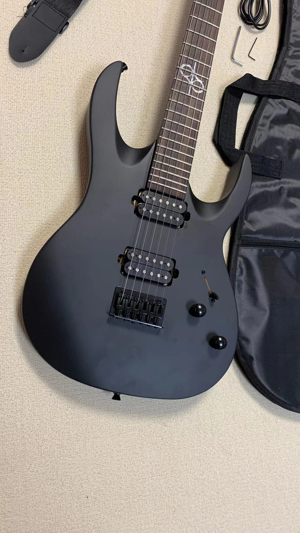 

rare Matte black Electric Guitar humbucker pickups black Hardware high quality