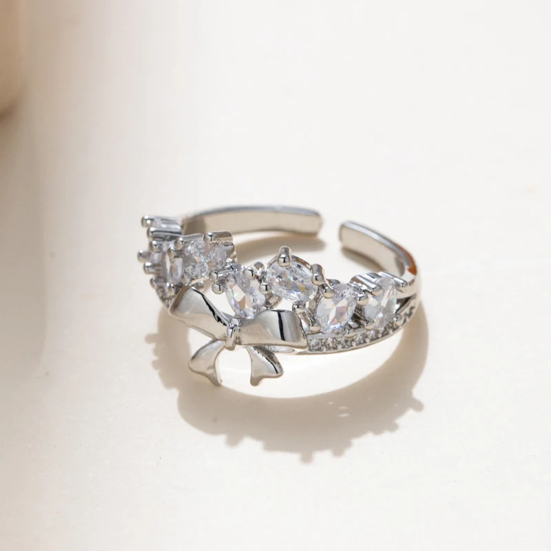 Изысканное женское кольцо с узлом-бабочкой в окислении Хао — модный ретро-стиль