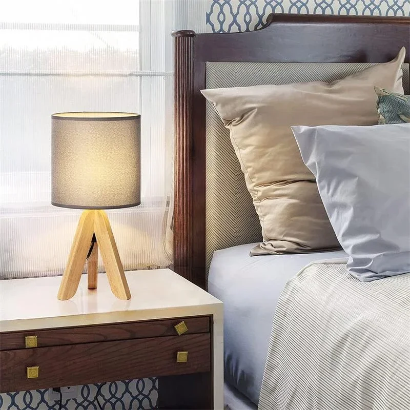 Настольная лампа в скандинавском стиле