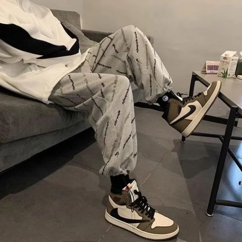 Рисунок 3 - Уличная одежда, широкие штаны оверсайз