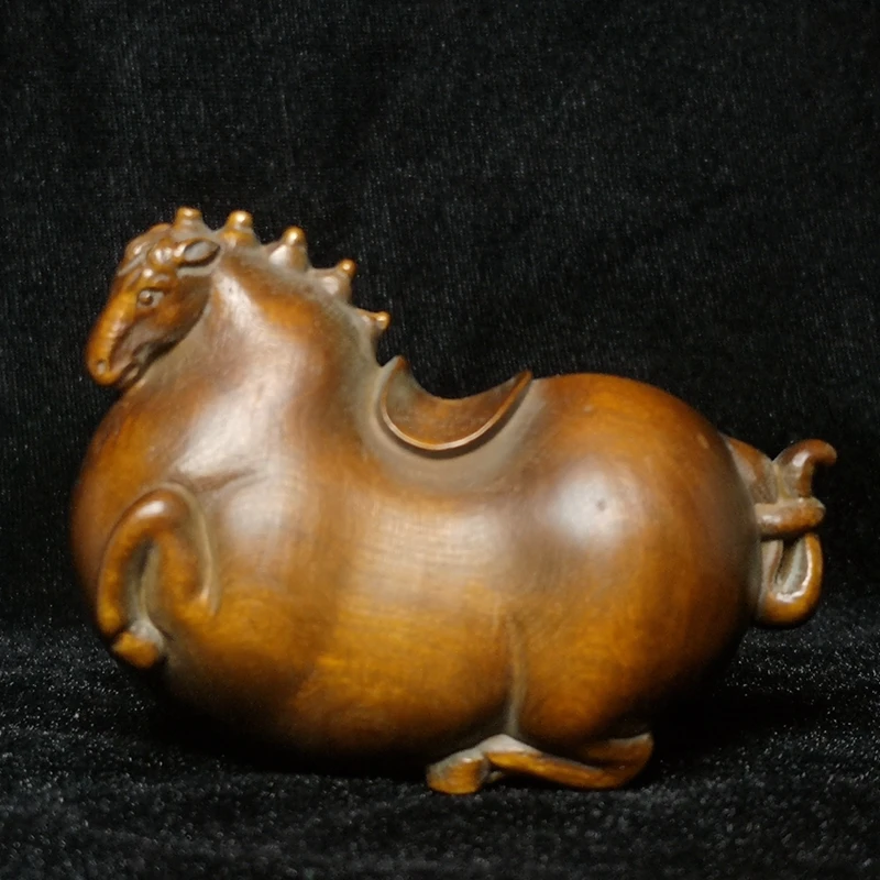 Статуя лошадь из самшита