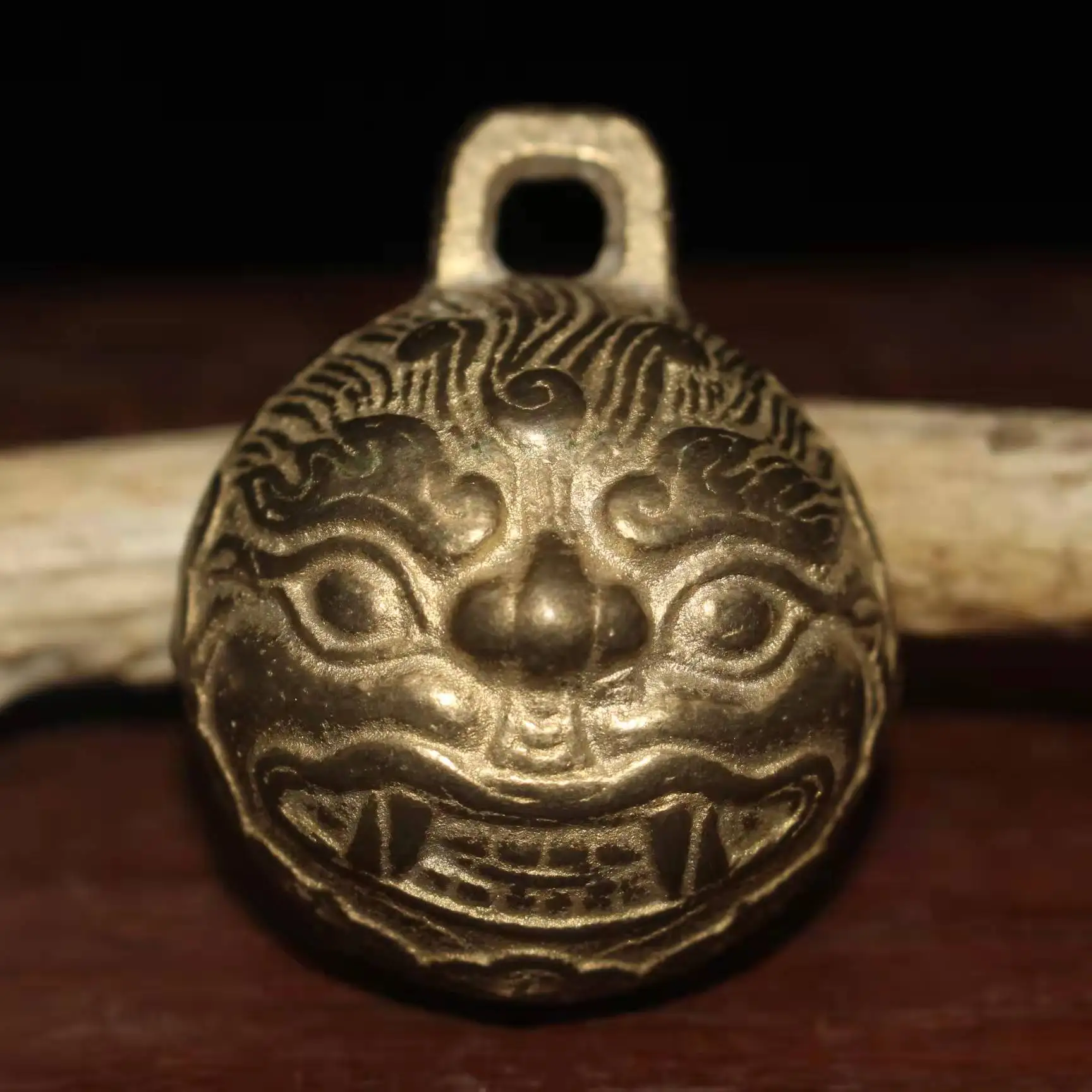 

Decoration Old Chinese copper Beast Head Bell，Free shipping