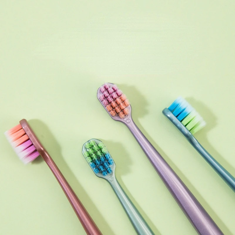 

Зубная щетка для взрослых с средней щетиной и 4 высококачественными насадками для удаления пятен, не повреждает десны