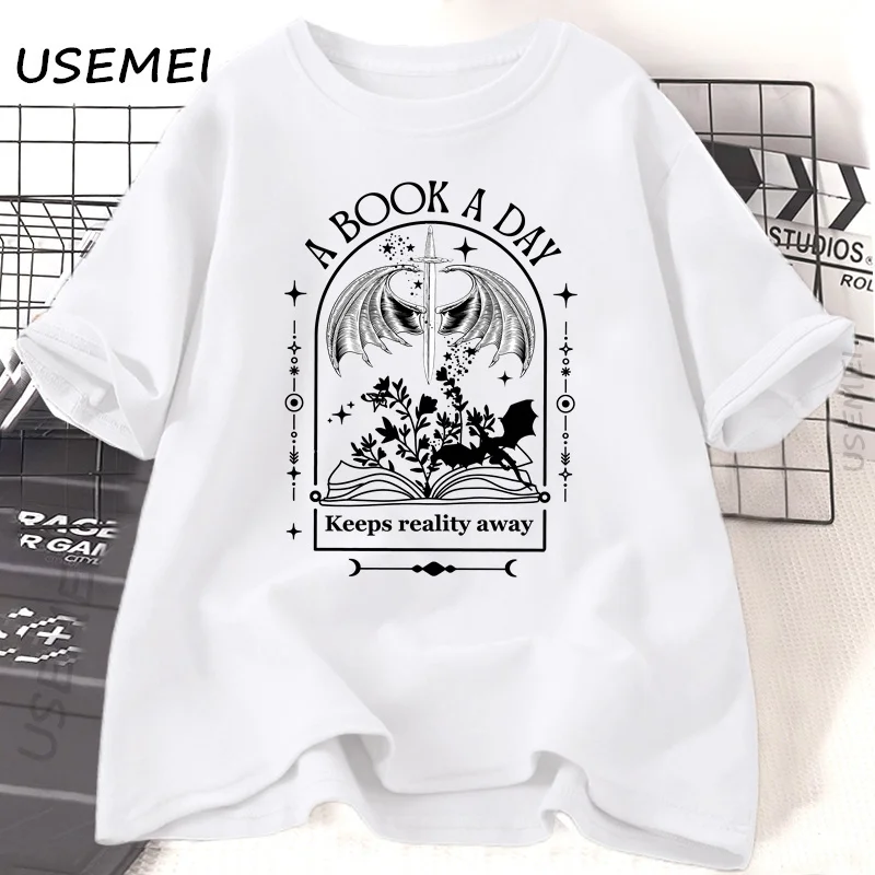 Футболка PRETTLY A Day Dragon Bookish