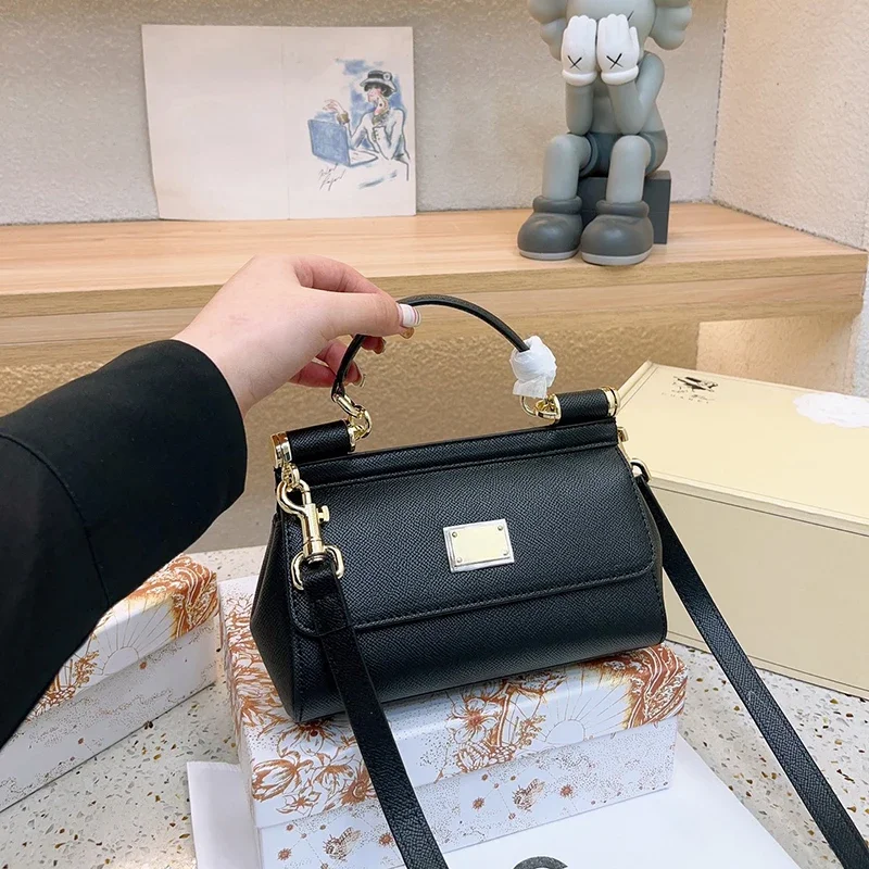 

23ss Classic Bag Luxury Brand Designer Women'S Shoulder Bag Ladies Handbags Cowhide Leather Metal Buckle Large Capacity
