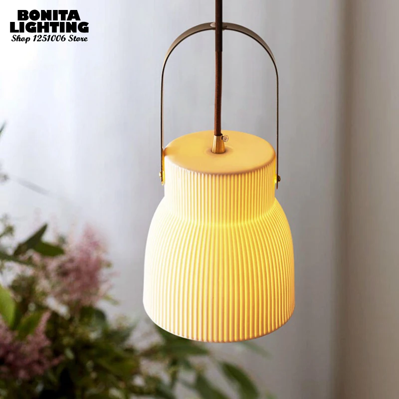 Скандинавская атмосферная осветительная арматура белая керамическая полосатая