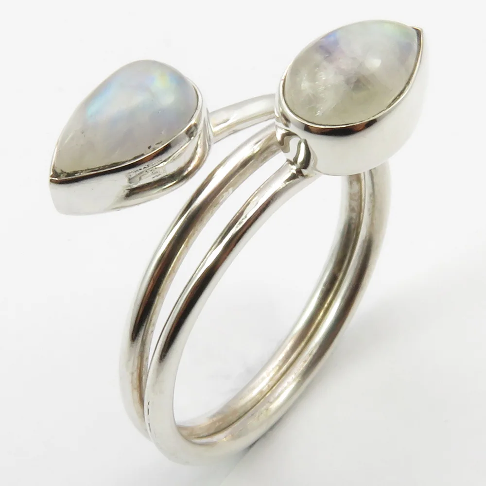 

Semi-precious Stone Ring Size 6.5 3.0 GramBijoux