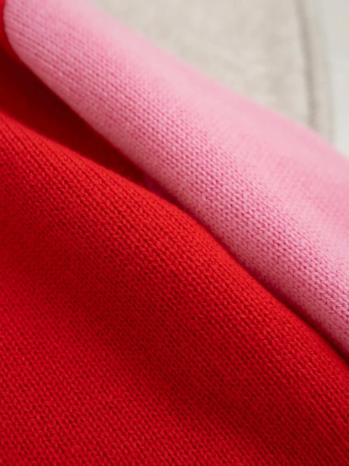 Женский трикотажный свитер из искусственной шерсти с круглым вырезом