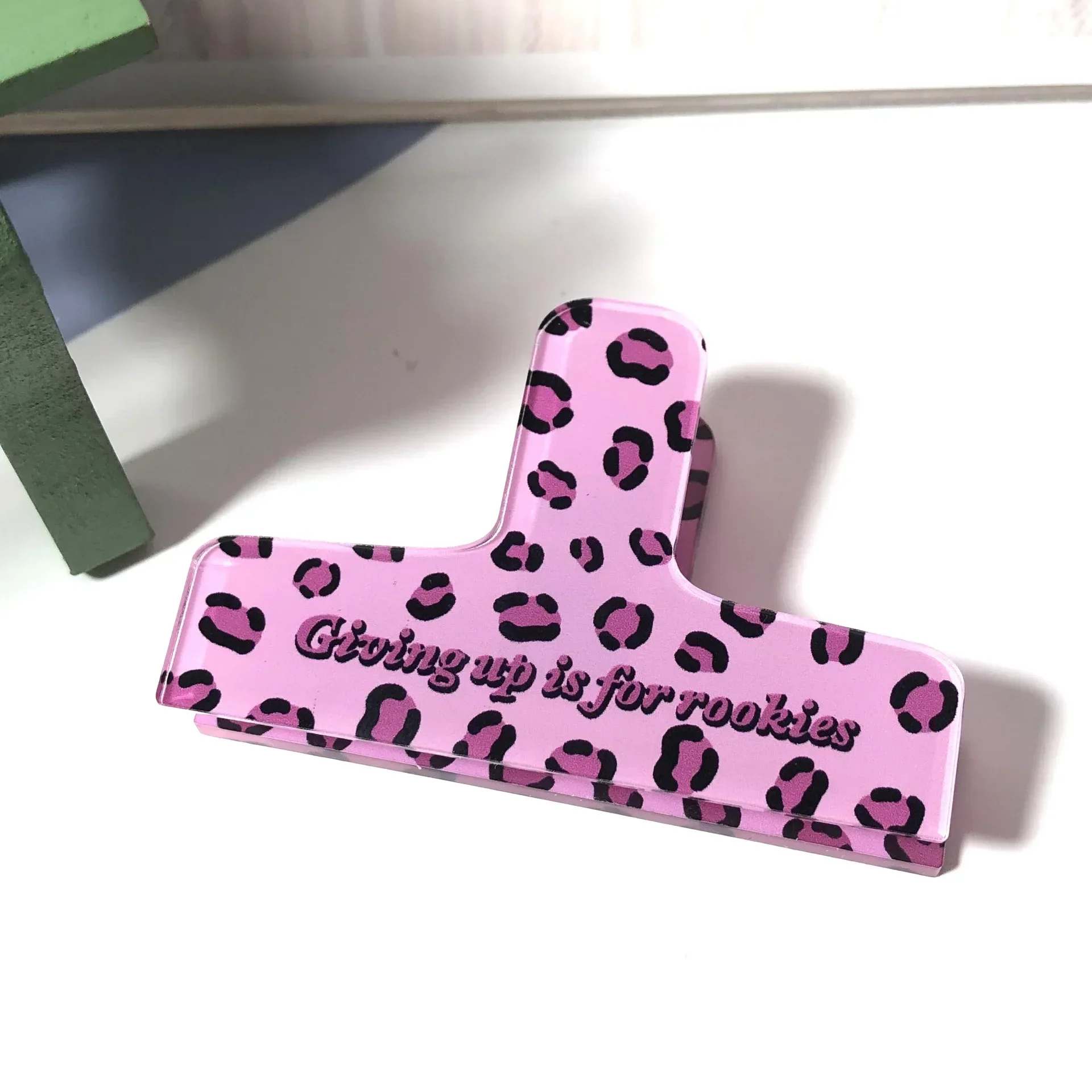 

Акриловый зажим для переплета