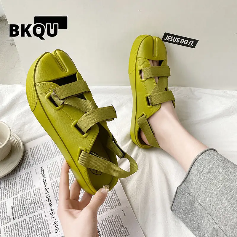 

BKQU 2022 New Women Sandals Platform leather Ladies Sandals Comfortable Flat Sandals Open Toe Beach Shoes Woman Footwear