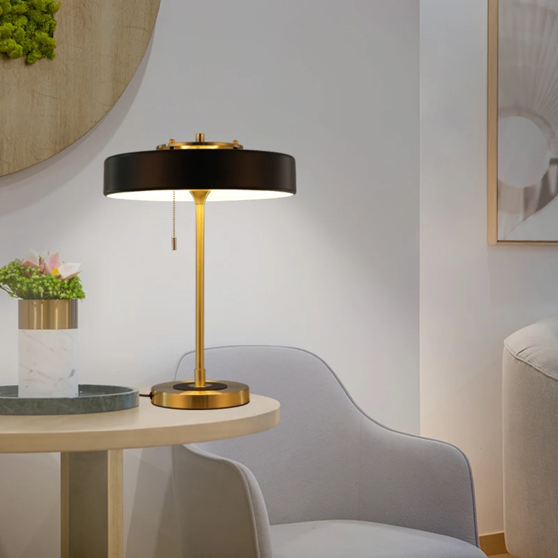 

Нордическая Минималистичная настольная лампа для гостиной, прикроватная декоративная настольная лампа для кабинета, спальни, современные модные креативные дизайнерские настольные лампы