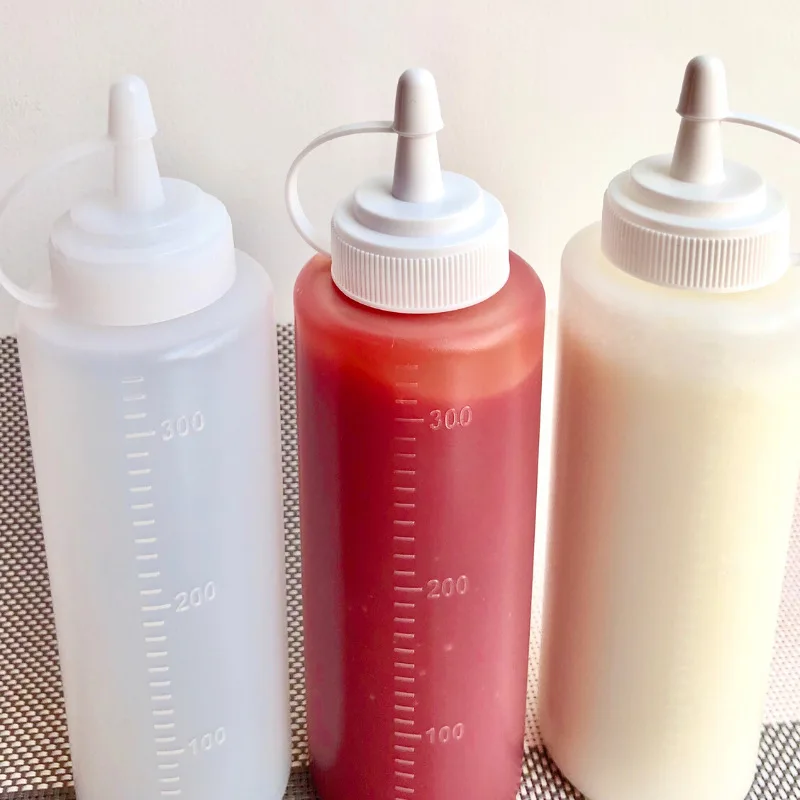 

Squeeze Bottles for Sauces Reusable Plastic Condiment Bottles Oil Container Dispenser for BBQ Ketchup Bottle Set 2 Pcs