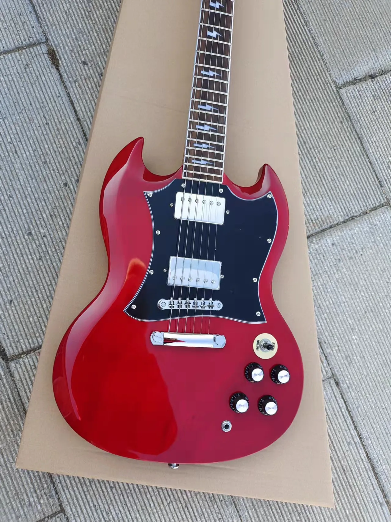 

Электрогитара SG, цвет Бургунди, импортная Экологически чистая краска, серебряные аксессуары, искусственная кожа, включая почту