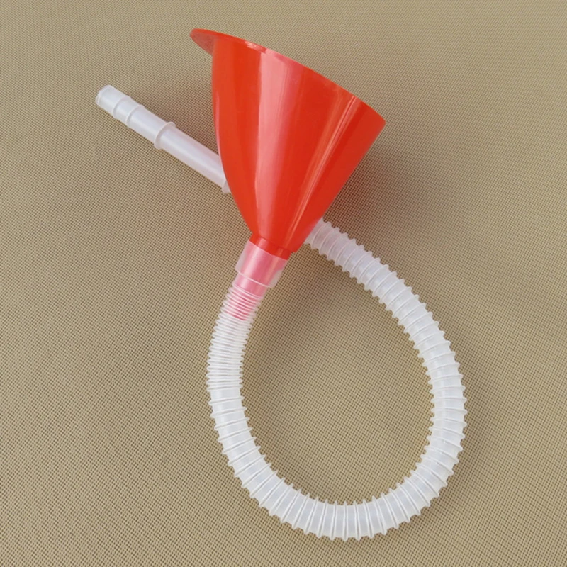 Красная автомобильная воронка с длинной ручкой для бензина и топлива защитой от