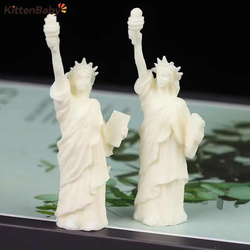 

2Pcs 1/12 Doll House Miniature Resin Goddess Statue Of Liberty Simulation Furniture Toy For Mini Dollhouse DIY Scene Model Decor