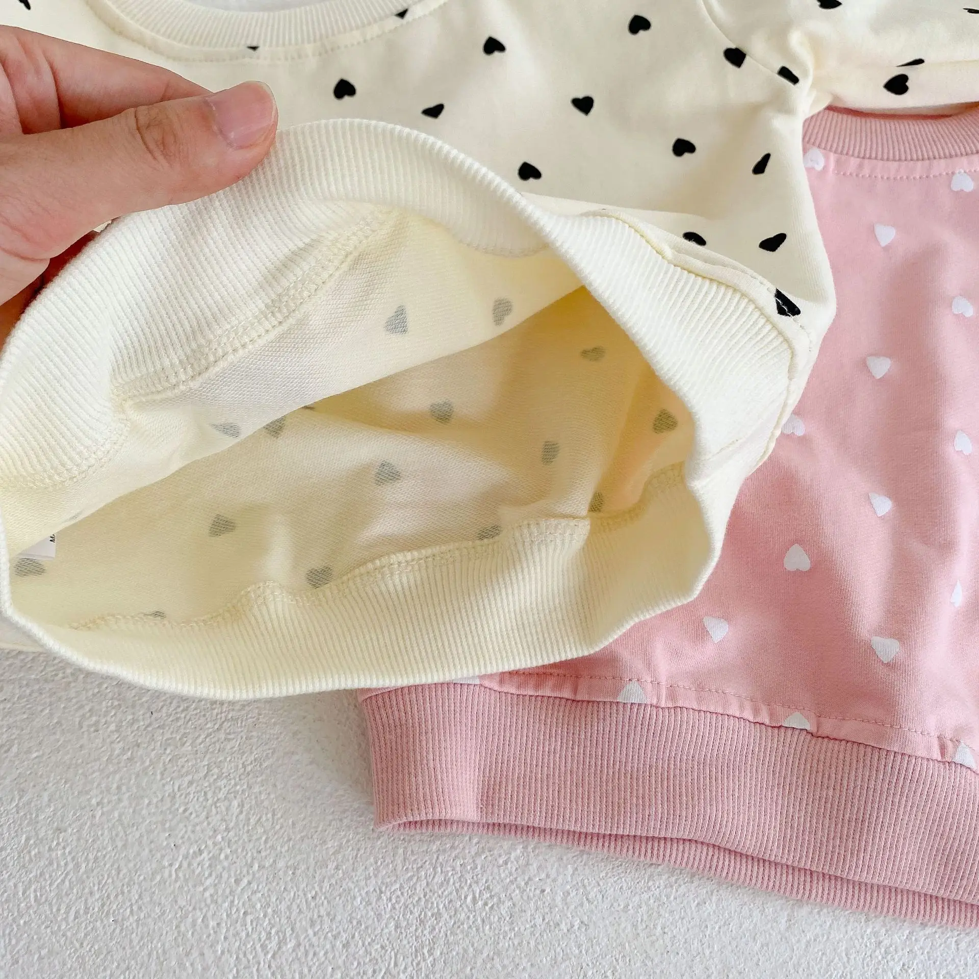 2022 Autumn Baby Girls Long Sleeve Tracksuit Love Print Round Neck Sweatshirt Top + Trousers Leggings Sports Suit T shirt Sets