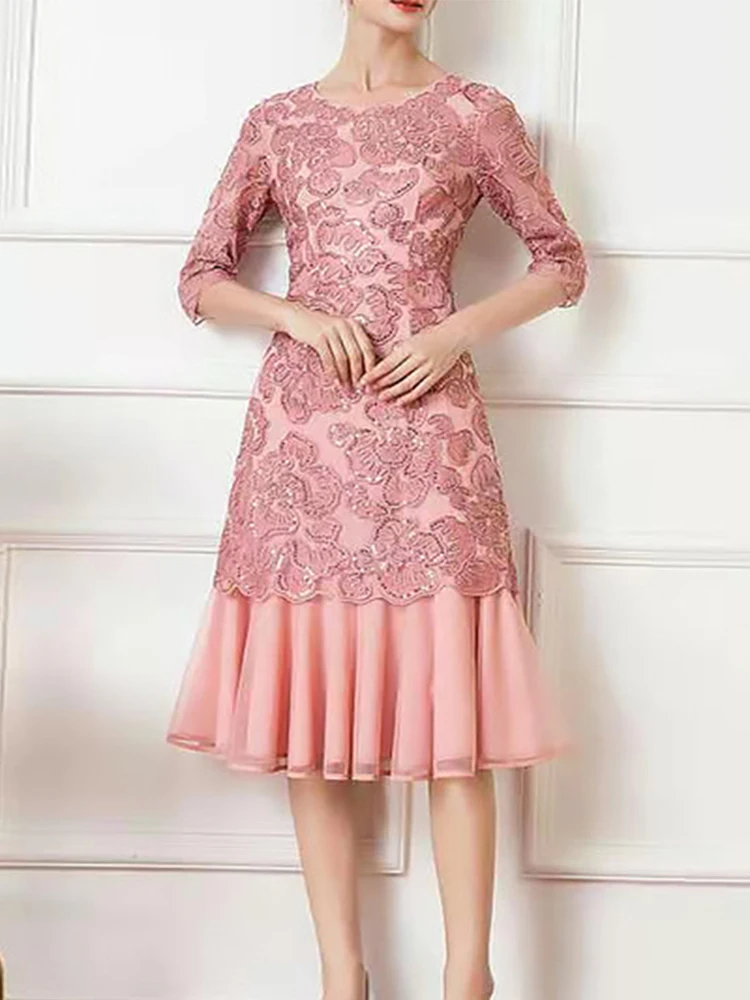 

Runway Fashion Autumn Winter Women Dress Pink Red Vintage Elegant Embroidery Sequins Ruffles Patchwork Office Lady Midi