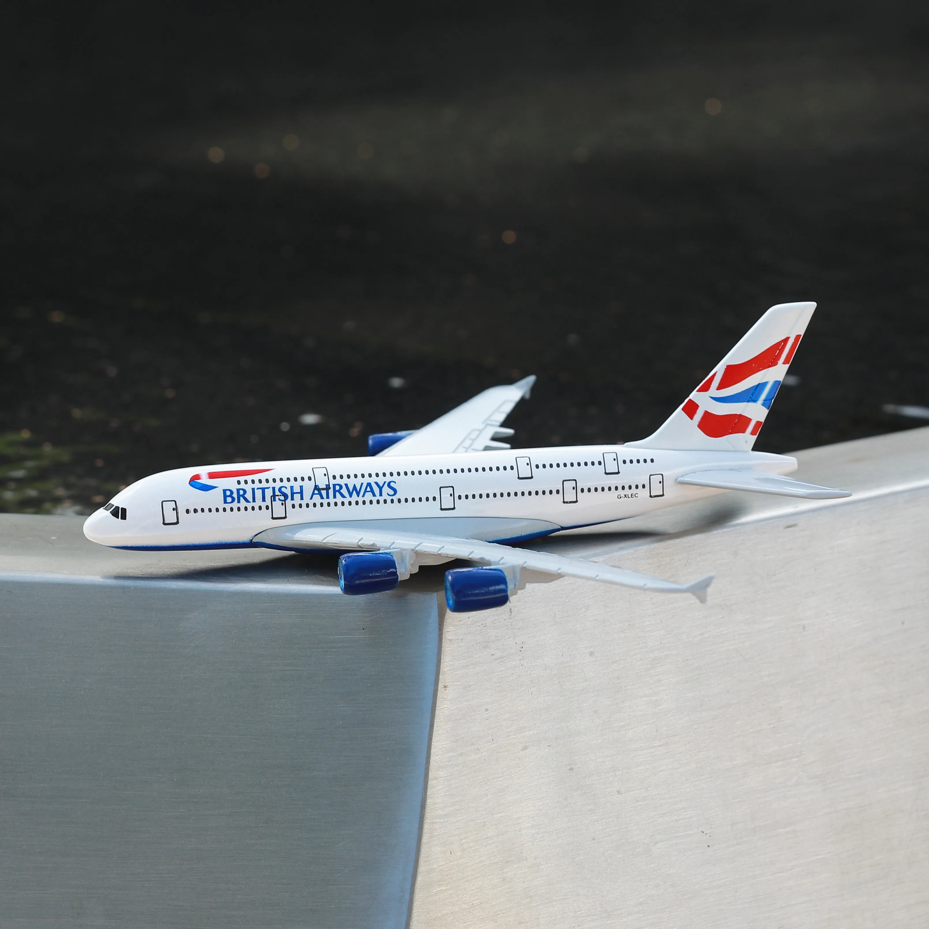 

British A380 Airlines Boeing Airbus Airplane Metal Diecast Model 15cm World Aviation Collectible Souvenir Miniature
