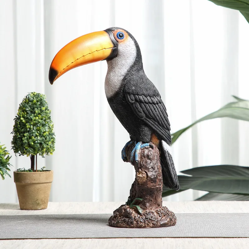 Полимерная фигурка попугая Toucan