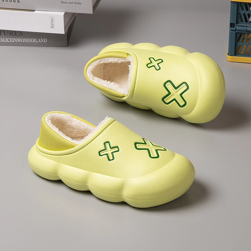 

Зимние теплые мягкие плюшевые домашние тапочки для пар, женские нескользящие кожаные водонепроницаемые домашние тапочки на платформе, жен...