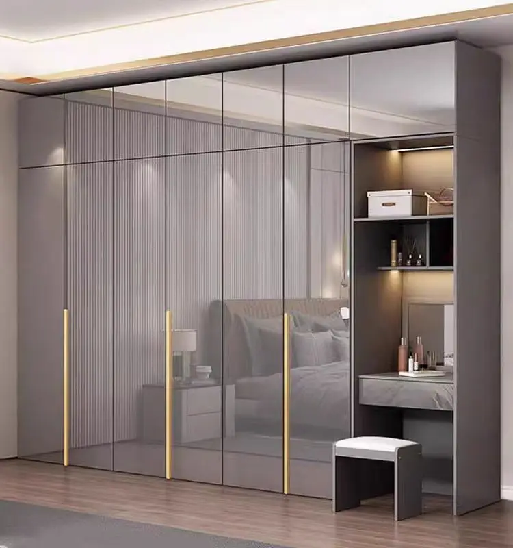 Глянцевый шкаф из МДФ 4 двери |