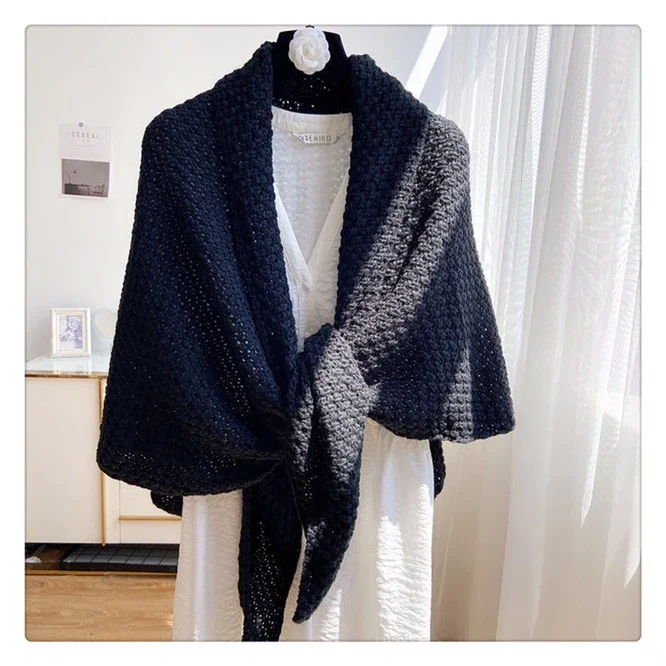 Однотонный зимний треугольный шарф женский вязаный шаль большой теплый шейный