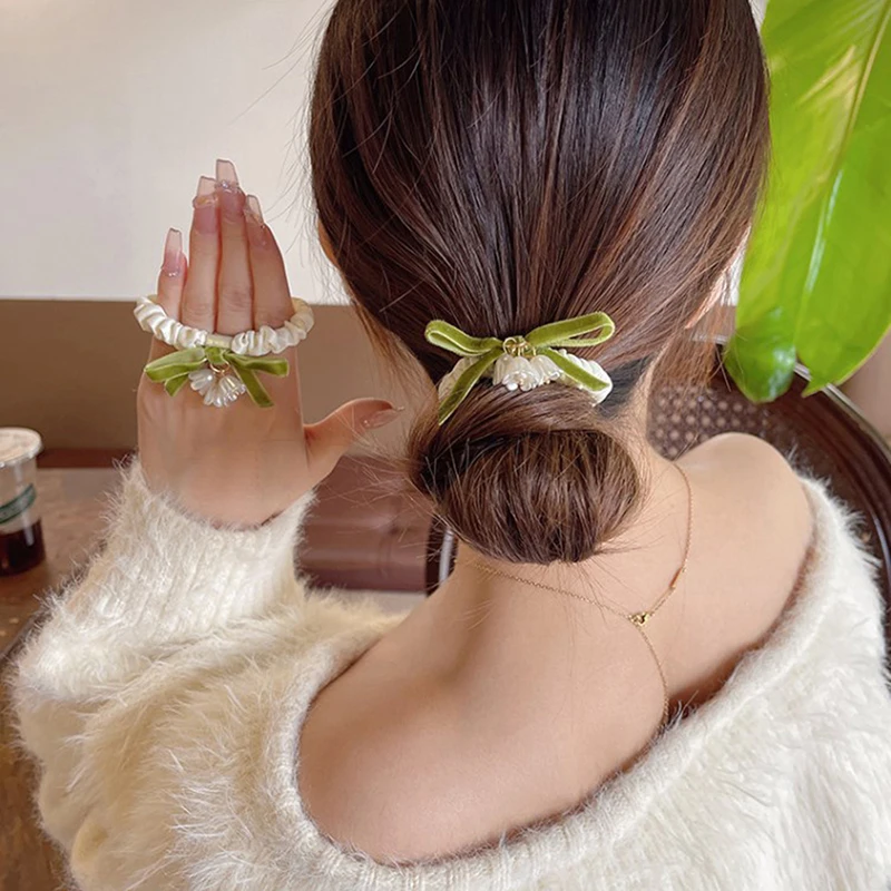 

Новинка, модная дизайнерская резинка для волос в виде ландыша, женские элегантные эластичные резинки для волос с зеленой лентой и бантиками, аксессуары для волос