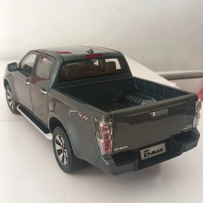 Металлическая литая модель DMAX, имитационная модель автомобиля D-MAX из сплава, украшение для пикапа V-CROSS, подарок для мальчика, коллекционный предмет для взрослых, 2023, 1:18 (art.: 3920dc587f387) - 3920dc587f387