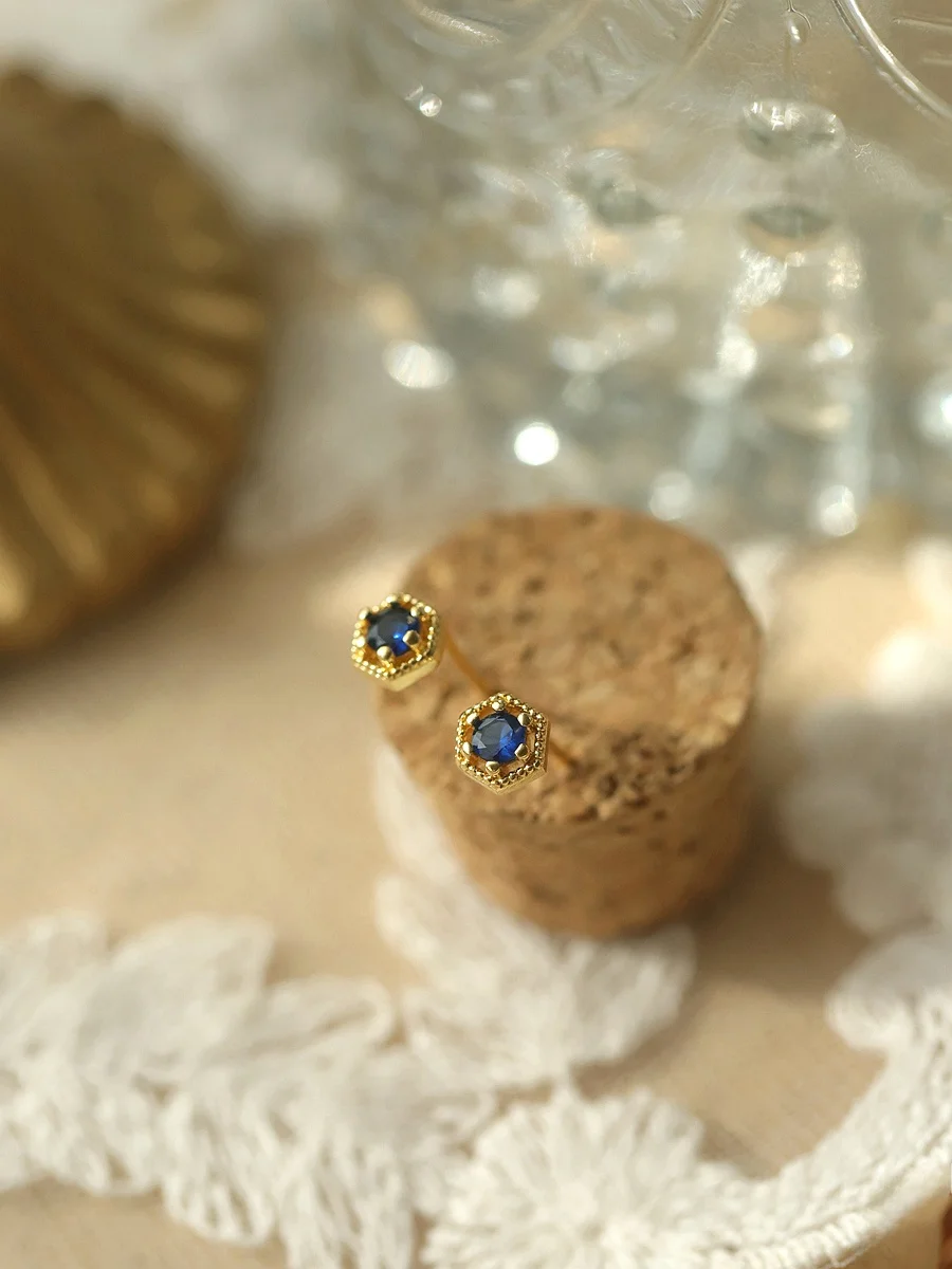 Женские серьги-гвоздики с синими бриллиантами новинка 2024 популярные