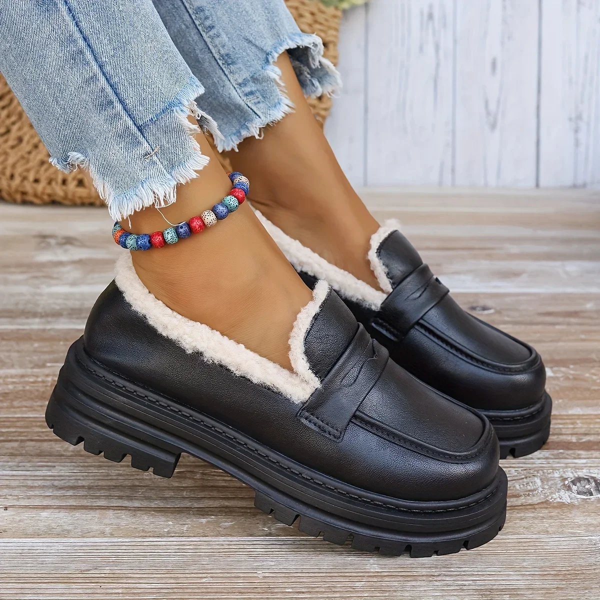 Женские однотонные пушистые лоферы удобная теплая обувь на мягкой подошве и