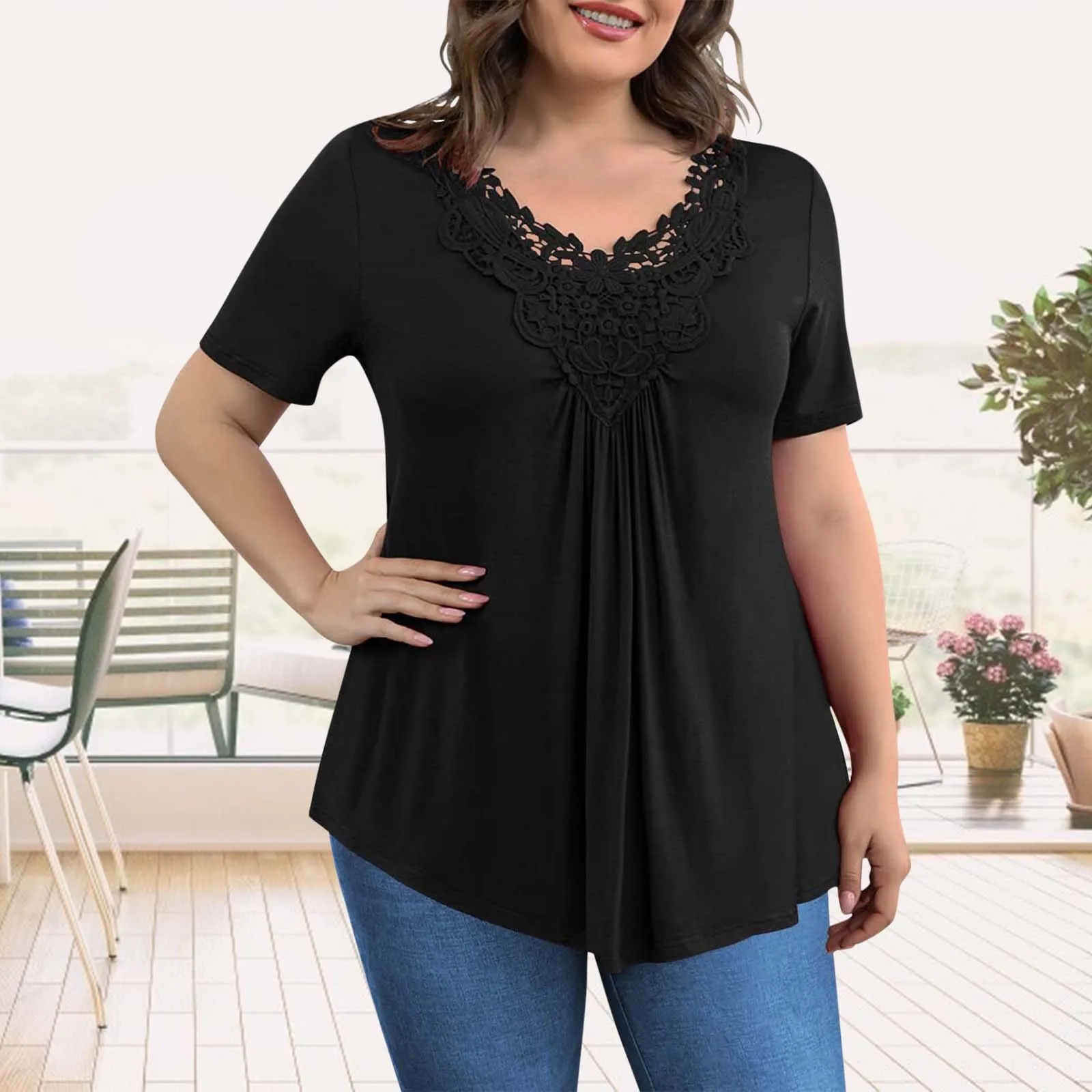 

Женский топ с кружевным воротником и коротким рукавом