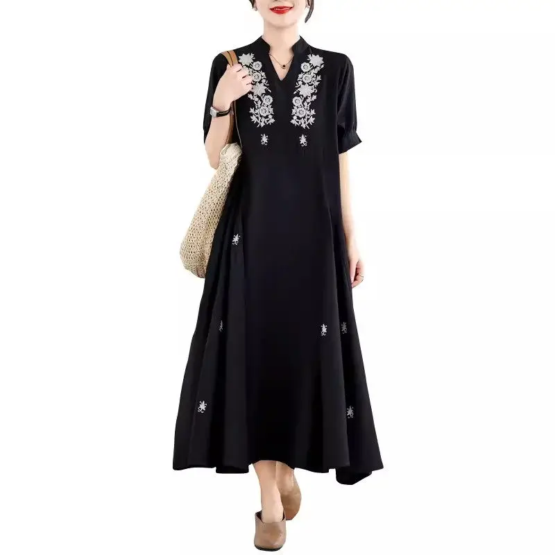 Женское платье с цветочной вышивкой свободное черное в этническом стиле