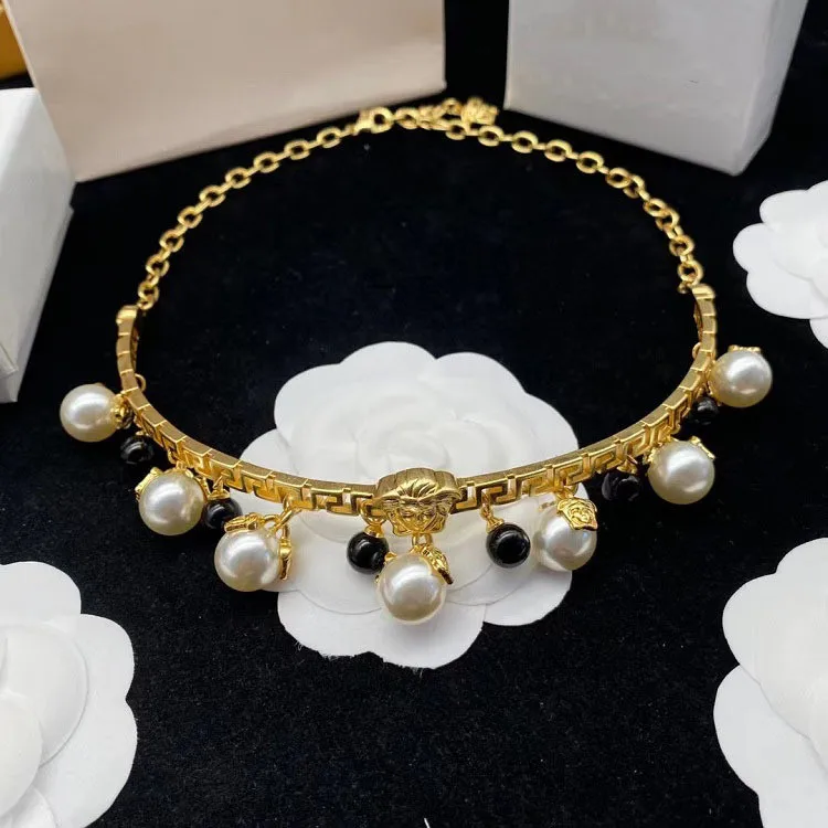 European and American fashion O-shaped chain head set with black and white pearl Vintage Necklace