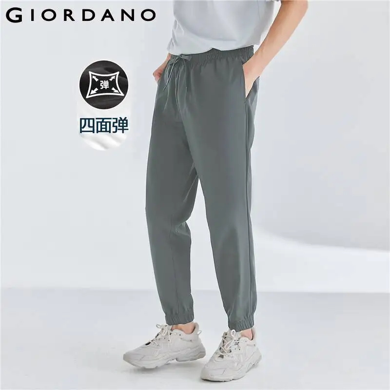 GIORDANO Men Joggers 4-Way Stretch Elastic Waist Joggers Solid Color Lightweight Athleisure Fashion Casual Joggers 13113022