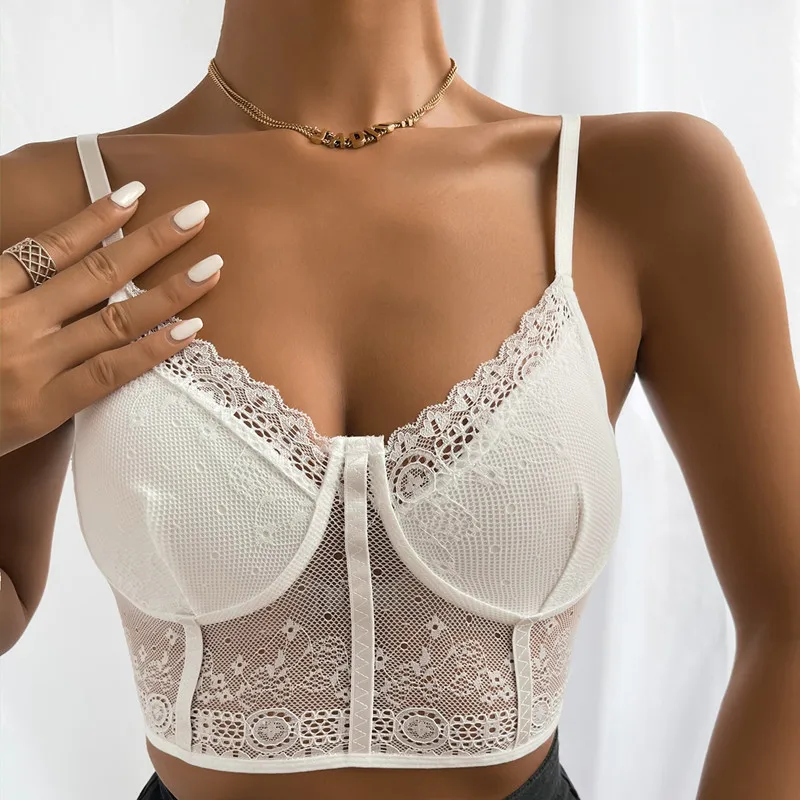 

Женский короткий топ на бретелях-спагетти, с вырезами