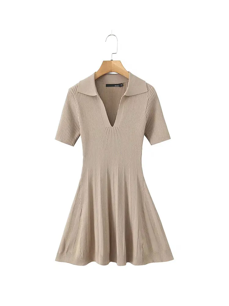 Женское однотонное мини-платье с коротким рукавом