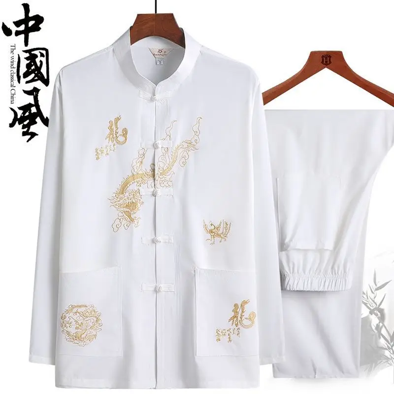 Рисунок 5 - Костюм Yourqipao с вышивкой дракона