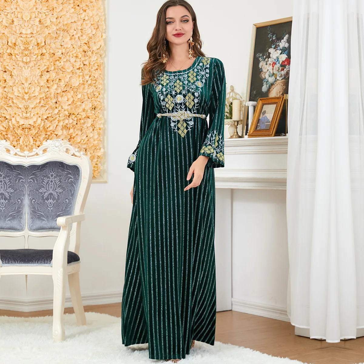 

Wepbel Fabric Embroidery Caftan Abaya Robe O-neck Muslim Dress Women Islamic Clothes Bronzing Court Long Sleeve Kaftan Hijab