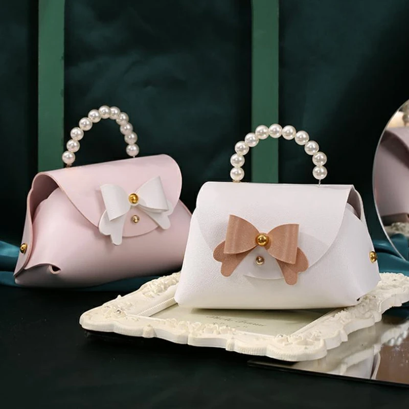 

Wedding Favors Bag with Pearl Gift Box with Handles Leather Packaging Gift for Baby Shower Birthday Party Decoration