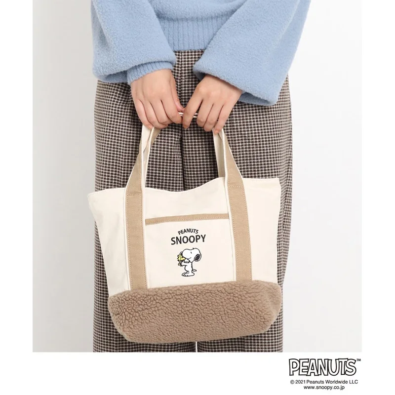 

Новинка, симпатичная сумка Sanrioed с шипами, милый мультяшный узор с вышивкой, ручная сумка, подходящая по цвету плюшевая сумка, простая Студен...