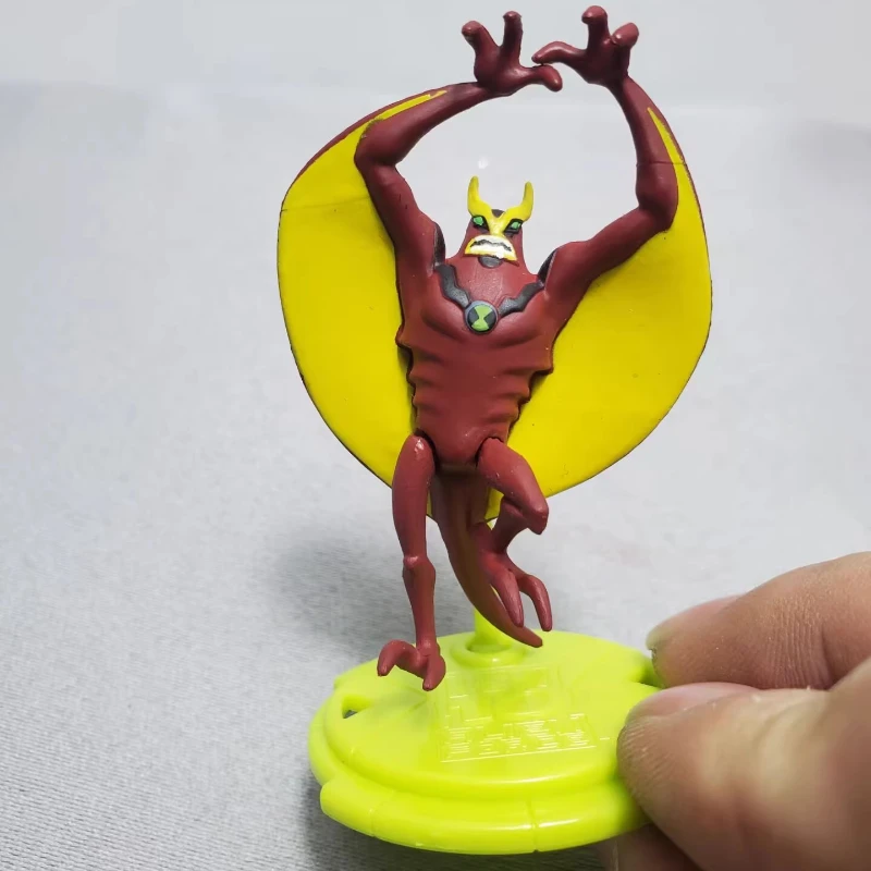 Фото Аниме-фигурка BEN10 Omnitrix Ben Tennyson Kineceleran, четыре оружие, артикуляционная модель с бриллиантовой головкой, коллекция игрушек, орнамент, подарки для детей №3
