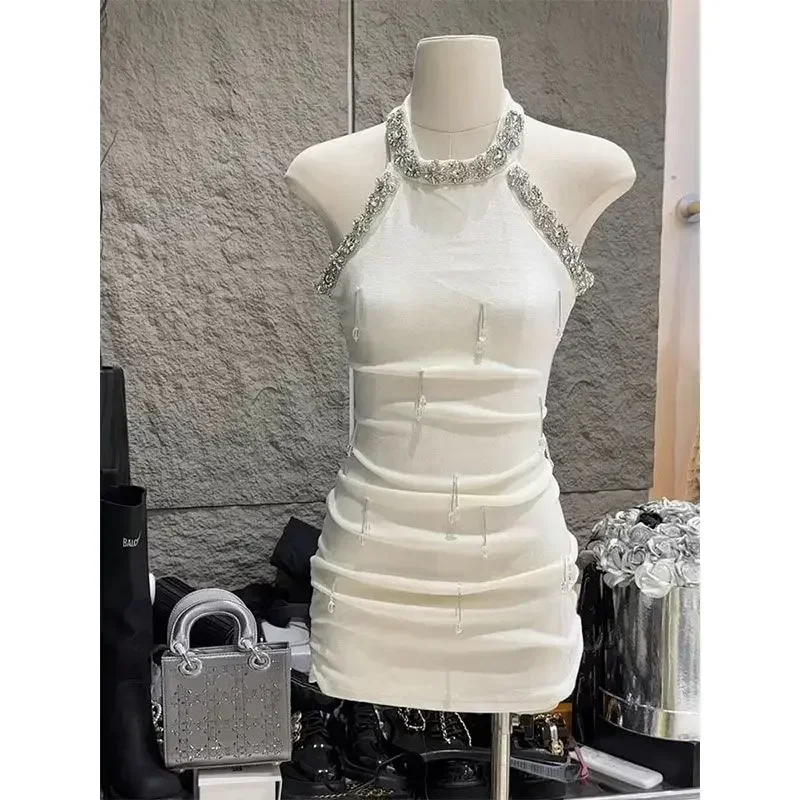 2024 женская короткая юбка с лямкой на шее и бриллиантами темпераментное