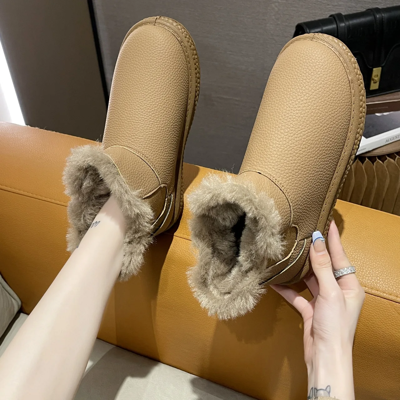 

Ботинки с круглым носком, обувь на плоской подошве, плюшевая австралийская зимняя обувь, женские ботинки с низким мехом для снега, 2022, резино...